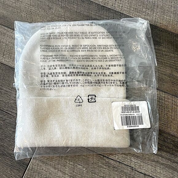 NWT! Cream Old Navy Knit Beanie. One Size. - Picture 2 of 4